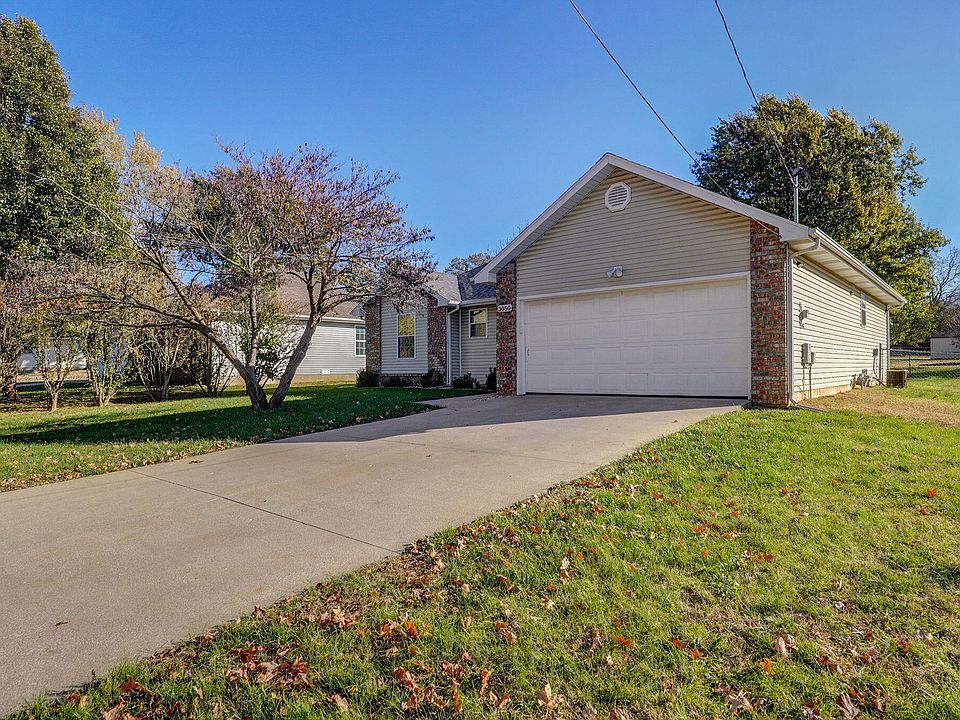 3050 North Howard Avenue, Springfield, MO 65803 | Zillow