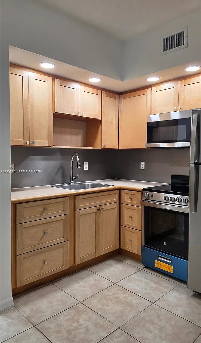 Dixie Grove Residences Co — Photo 3