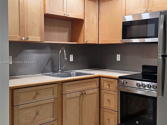 3rd image of 2630 SW 28th St APT 14