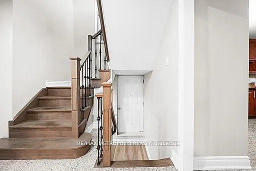 Building Photo - 60 Cranberry Cres #BASEMENT