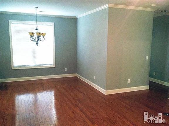 3rd image of 1061 Garden Club Way