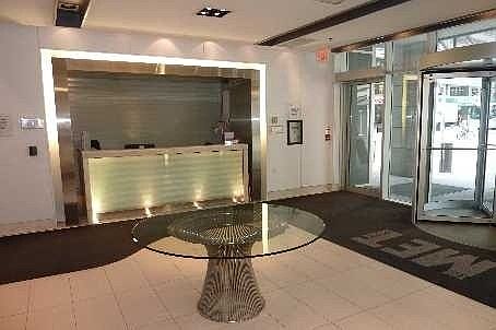 2nd image of 21 Carlton St #3602