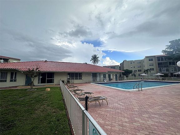 2nd image of 1830 SW Lauderdale Ave #4203