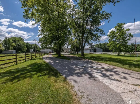 16875 & 16873 Railroad St, Petersburg, MI 49270