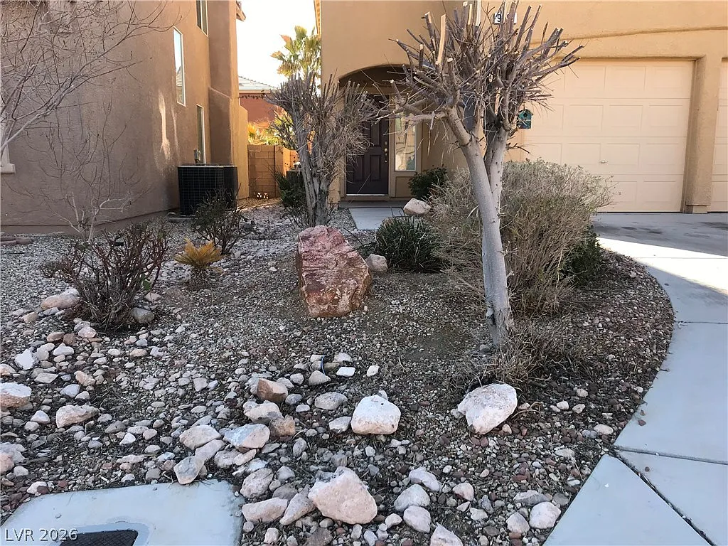 4 bed, 3.0 bath, 2552 sqft, $2,550 — Photo 4