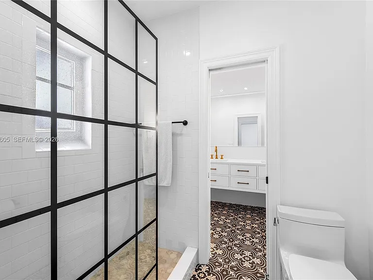 5236 Pine Tree Dr — Photo 41