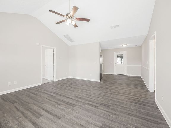 2nd image of 220 Sky Harbor Dr