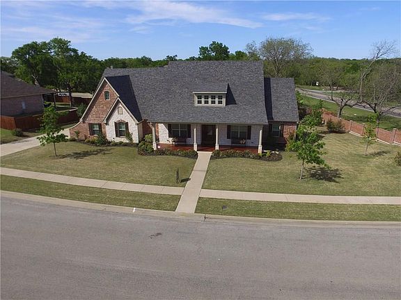 2nd image of 2901 Canyon Creek Dr