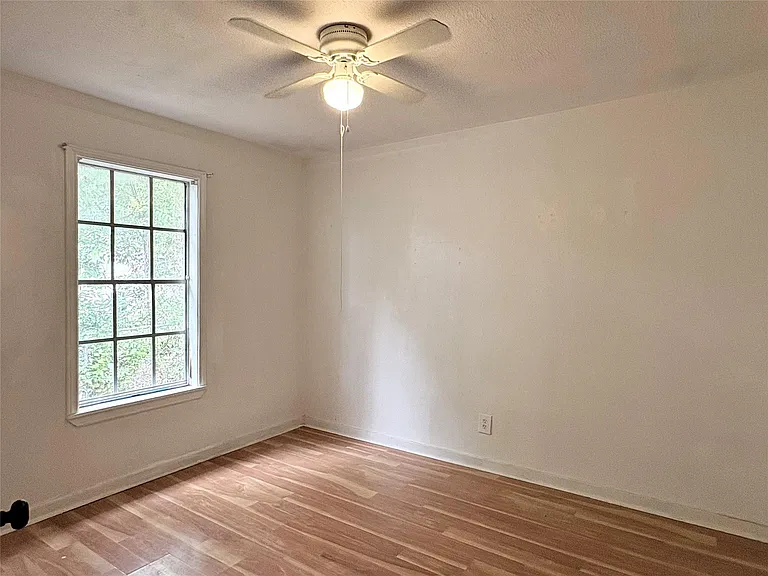 1184 1/2 Sol Wilson Ave — Photo 10