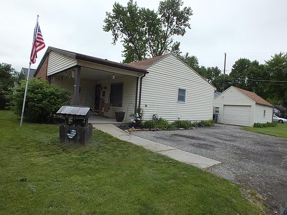 2nd image of 716 Robinwood Ave