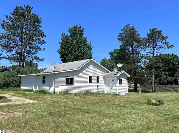 447 S Baldwin St, Lake City, MI 49651