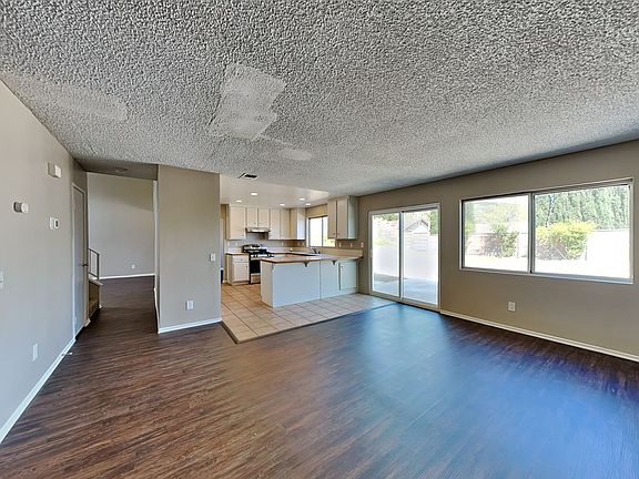 5th image of 5741 N Berkeley Ave