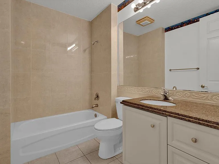 5 Harbour Isle Dr E #103 — Photo 25