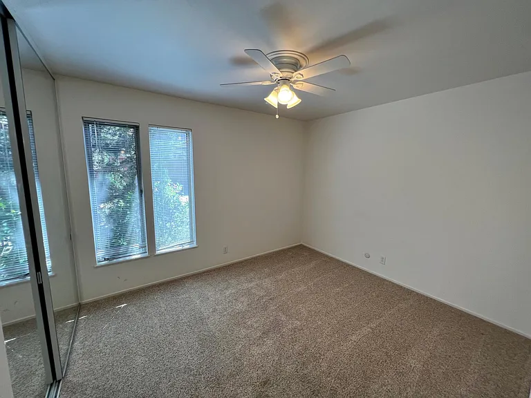 2060 Camel Ln #4 — Photo 6