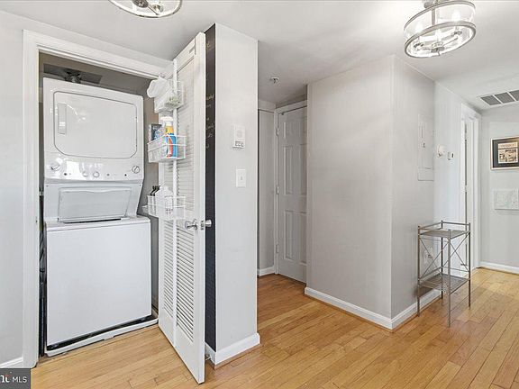 5th image of 2609 Douglass Rd SE APT 402