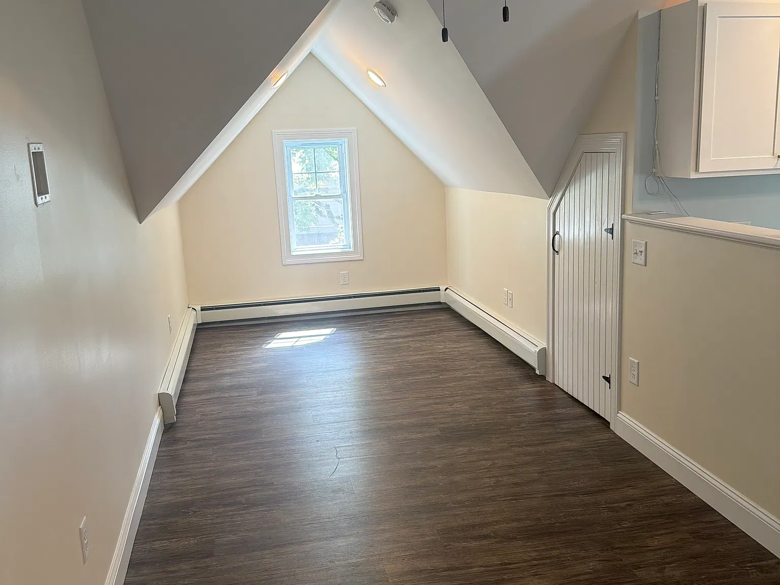 1 bed, 850 sqft, $1,500 — Photo 2