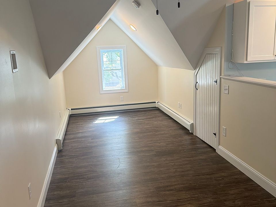 2nd image of 17 Rugg St APT 3