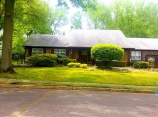 15 Fletcher Dr, Morganville, NJ 07751