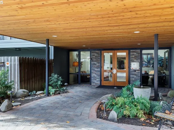 45 Eagle Crest Dr APT 415, Lake Oswego, OR 97035