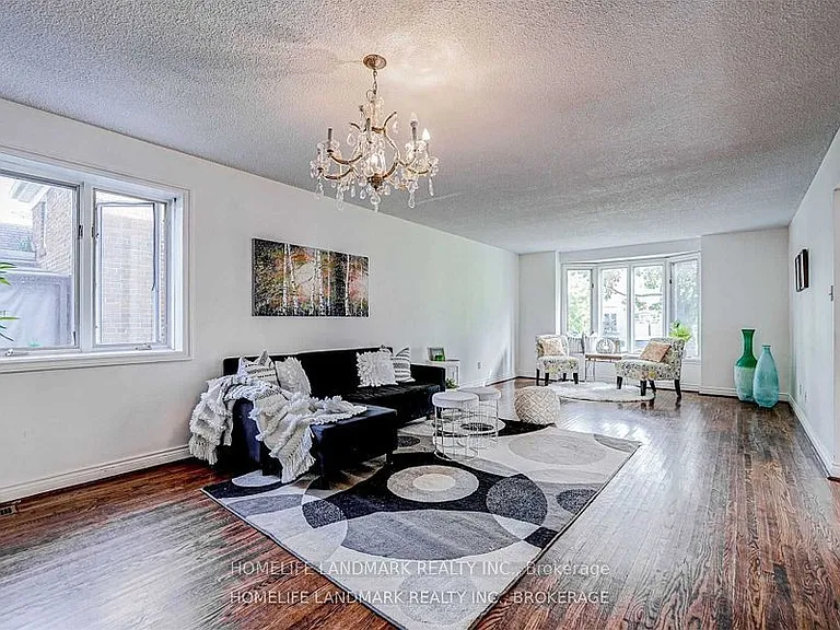 44 Frontenac Ave — Photo 2