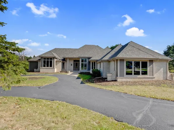 W308N1844 Westlake CIRCLE, Delafield, WI 53018