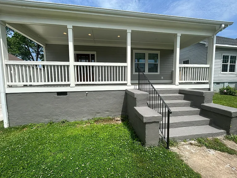 325 N Dean St — Photo 2