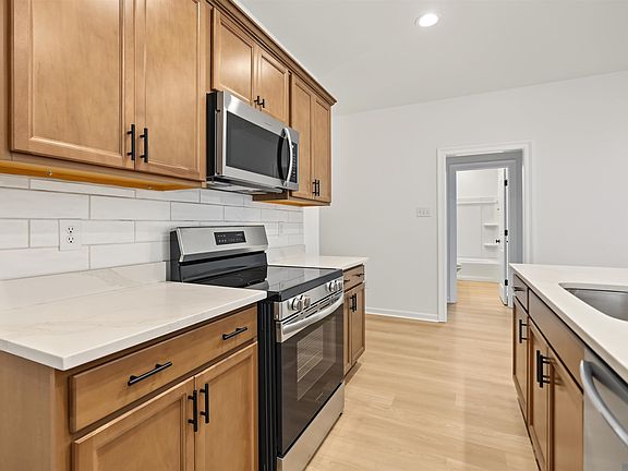 3rd image of 28488 Middlebrook Way