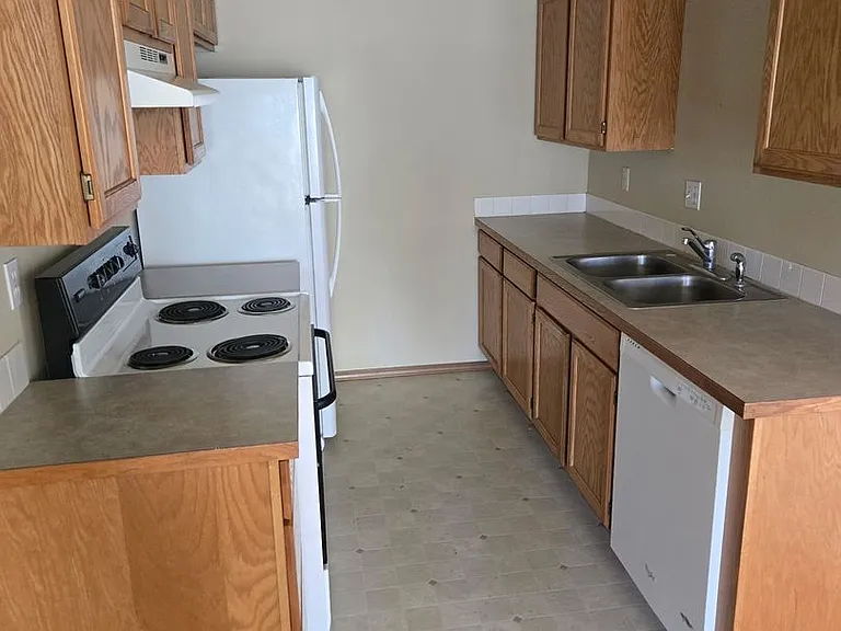 335 Dean Ave — Photo 7