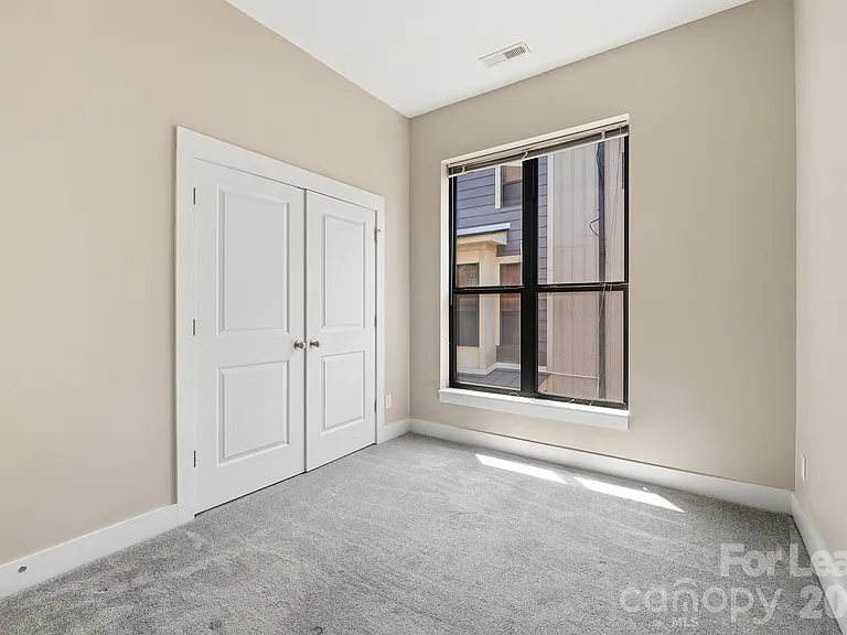 3435 Spencer St — Photo 22