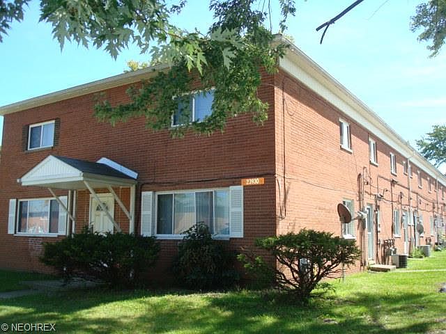 1st image of 23930 Banbury Cir APT 1