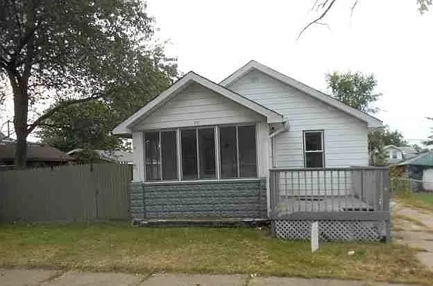 215 Tremont St photo 1