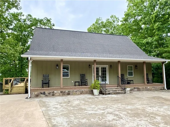 1803 Chatuge Hills Rd, Hiawassee, GA 30546