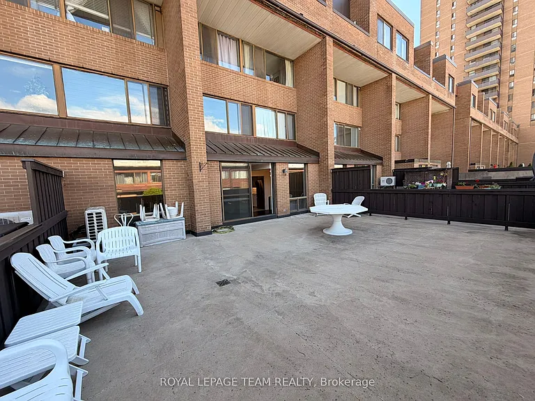 515 Saint Laurent Blvd #318 — Photo 22