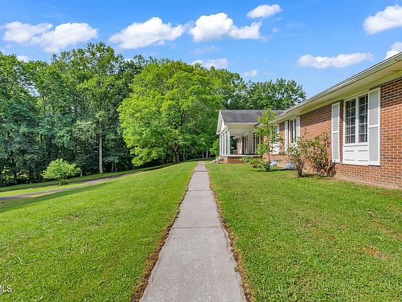 4th image of 8905 Mountain Shadow Dr