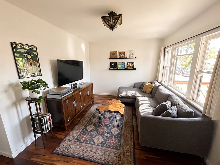 2320 Meade Ave — Photo 3