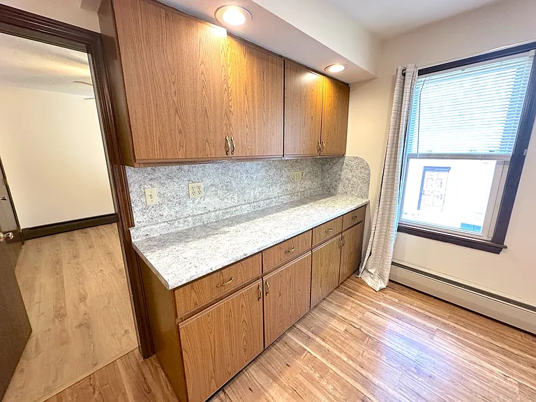 22 Kossuth St #201 — Photo 5