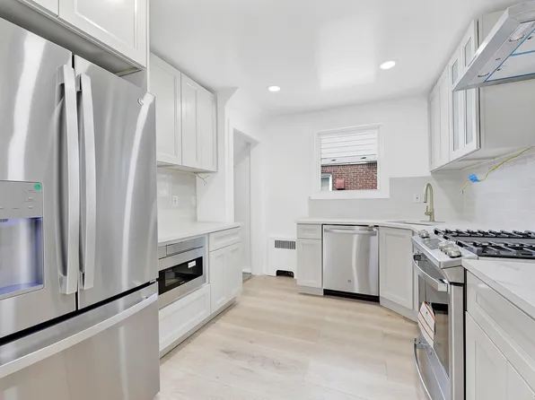 49 Hommell Street, Valley Stream, NY 11580