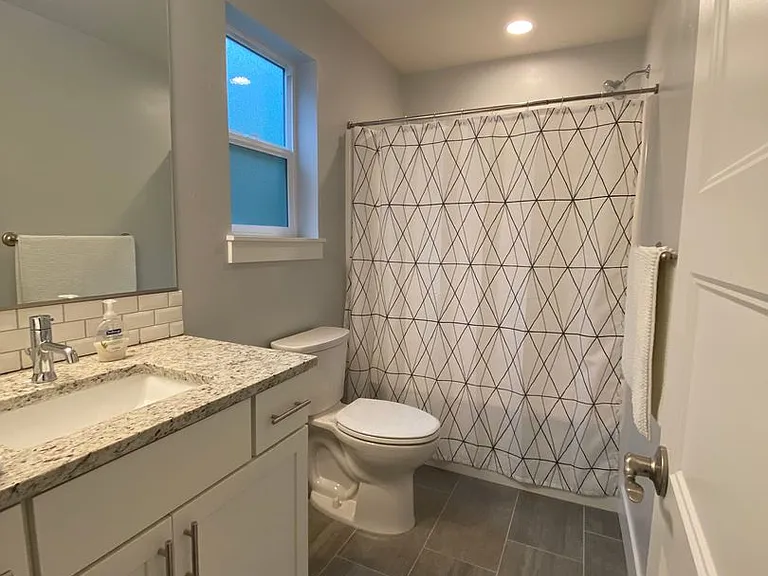 1332 Wasco St — Photo 14