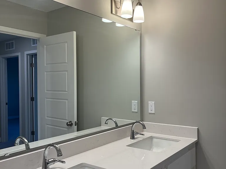 2nd bathroom