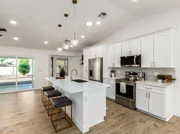 25220 S KANSAS Avenue, Sun Lakes, AZ 85248