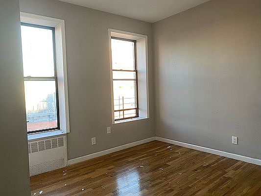 4th image of 216 E 118th St APT 5C