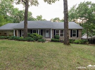 1649 N Viewpoint Dr, Fayetteville, AR 72701