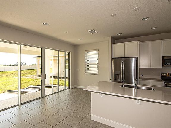 3rd image of 484 Buchannan Dr