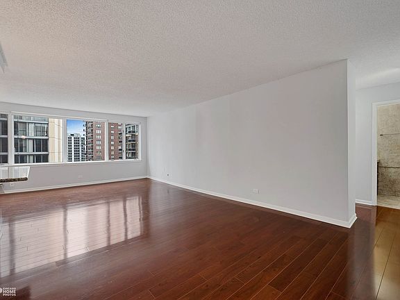 3rd image of 801 S Plymouth Ct APT 907