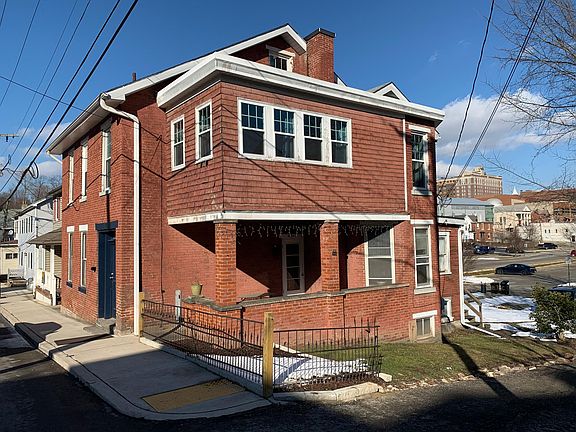 2nd image of 11 Westminster Ave APT B