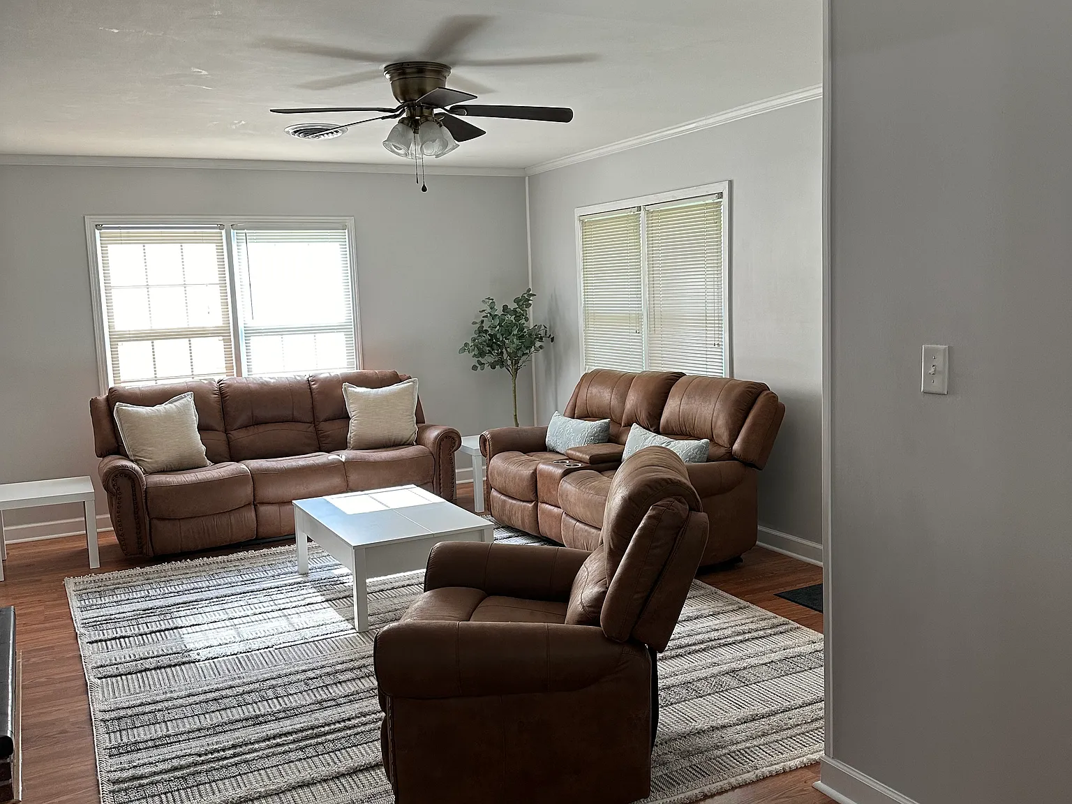 3 bed, 1781 sqft, $2,500 — Photo 2