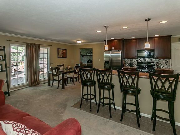 3rd image of 6259 Glenwood Dr