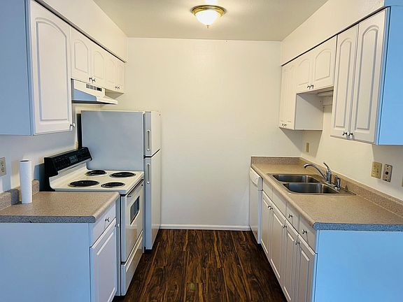 3rd image of 3212 SE 9th Ave APT 5