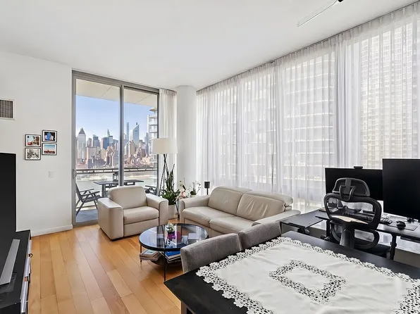 4630 Center Blvd APT 1503, Long Island City, NY 11109