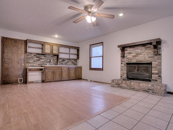 3rd image of 114 Lafayette Ln